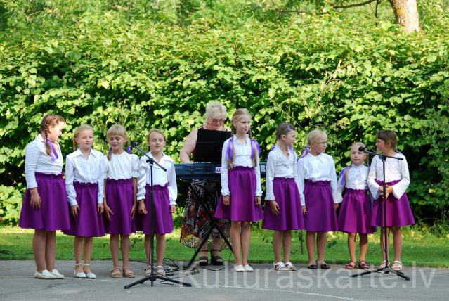 pagasta svētkos Strautiņos, 2010.g.